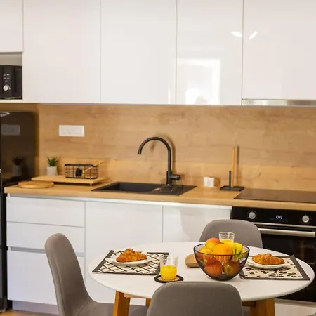 Radunizza Harmony - Charming In Oldtown Appartement *