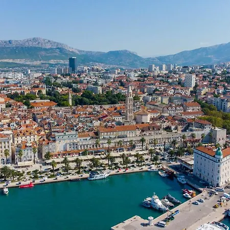 아파트 Radunizza Harmony *